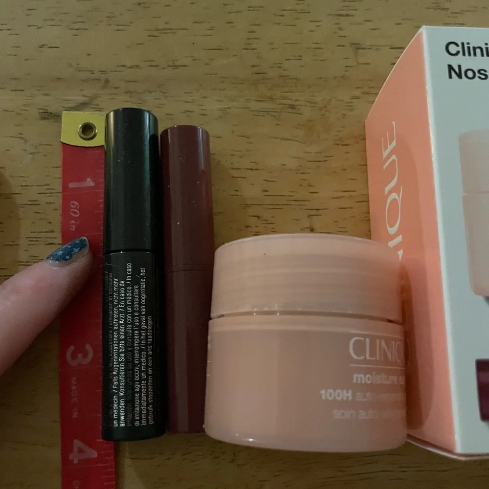 Clinique mini marvels makeup lipstick mascara moisture surge lotion set of 3